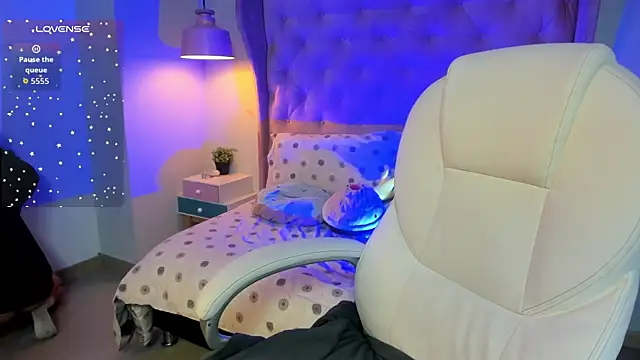  Sophie  miller online show from 02.05.26