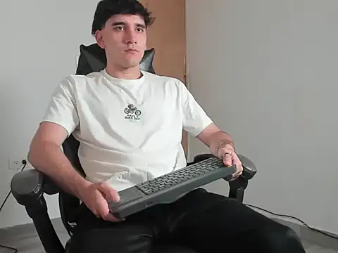 leo030809 online show from 04.04.26