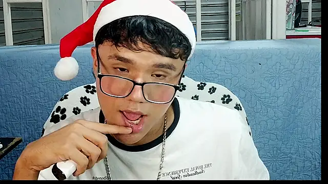 Snapshot of Baby_Cream chatting on 12.16.24 Baby Cream online show from 12.16.24