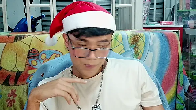 Snapshot of Baby_Cream chatting on 12.17.24 Baby Cream online show from 12.17.24