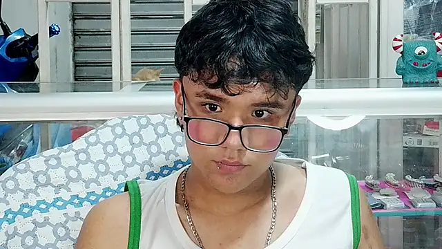 Snapshot of Baby_Cream chatting on 12.18.24 Baby Cream online show from 12.18.24