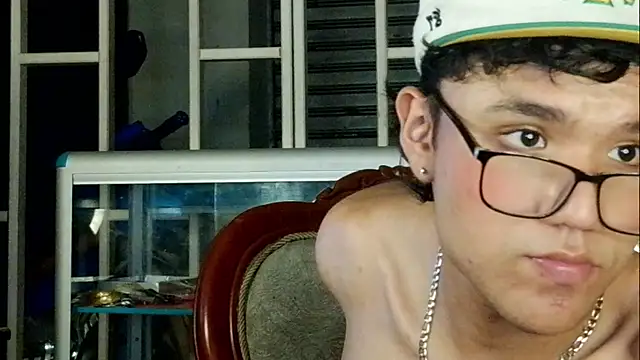 Snapshot of Baby_Cream chatting on 01.04.25 Baby Cream online show from 01.04.25