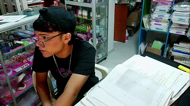 Snapshot of Baby_Cream chatting on 02.05.25 Baby Cream online show from 02.05.25