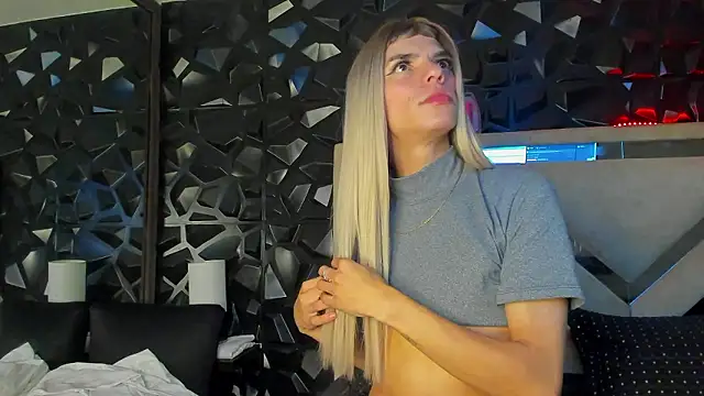 maxx steell  online show from 12.04.24