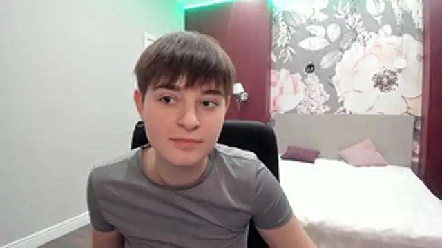 EmiliaYours online show from 11.14.25