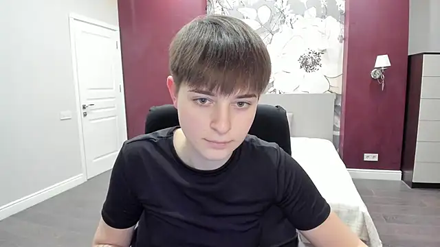 EmiliaYours online show from 01.17.26