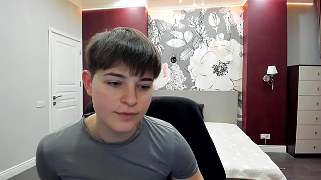 EmiliaYours online show from 02.03.26