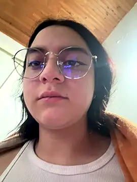 Snapshot of Cassie-millers chatting on 12.02.24 Cassie-millers online show from 12.02.24