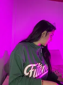 Snapshot of Cassie-millers chatting on 12.04.24 Cassie-millers online show from 12.04.24