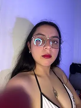 Snapshot of Cassie-millers chatting on 12.04.24 Cassie-millers online show from 12.04.24