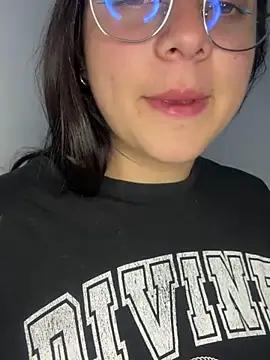 Snapshot of Cassie-millers chatting on 12.10.24 Cassie-millers online show from 12.10.24