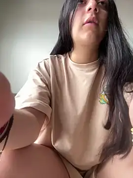 Snapshot of Cassie-millers chatting on 12.23.24 Cassie-millers online show from 12.23.24