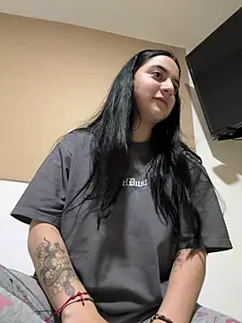 Snapshot of Cassie-millers chatting on 01.17.25 Cassie-millers online show from 01.17.25