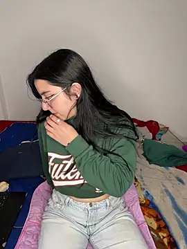 Snapshot of Cassie-millers chatting on 01.22.25 Cassie-millers online show from 01.22.25