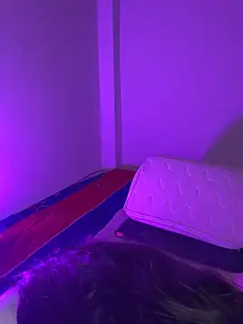 Snapshot of Cassie-millers chatting on 01.28.25 Cassie-millers online show from 01.28.25