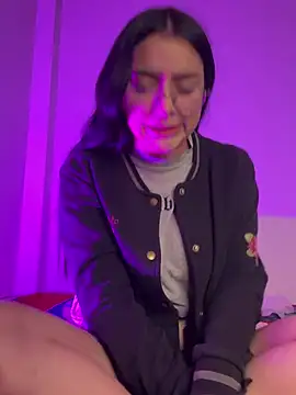 Snapshot of Cassie-millers chatting on 01.28.25 Cassie-millers online show from 01.28.25