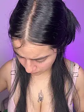 Snapshot of Cassie-millers chatting on 02.07.25 Cassie-millers online show from 02.07.25