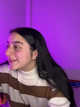 Snapshot of Cassie-millers chatting on 02.18.25 Cassie-millers online show from 02.18.25