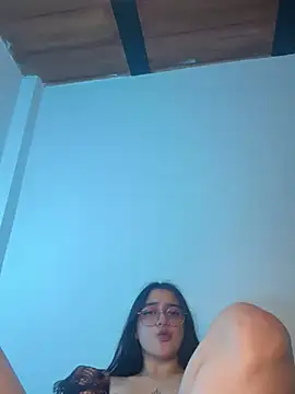 Snapshot of Cassie-millers chatting on 03.04.25 Cassie-millers online show from 03.04.25