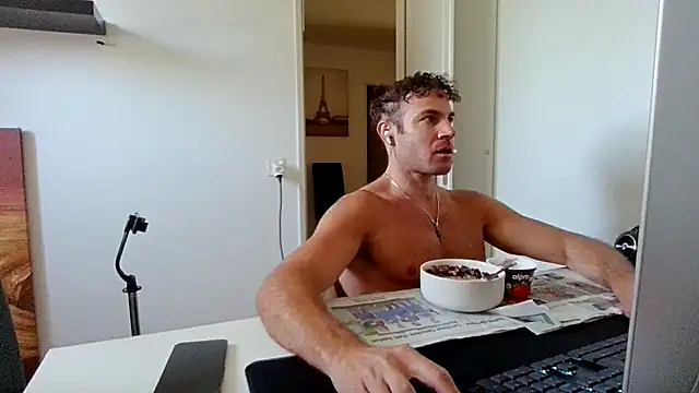 Snapshot of alpha-hunk chatting on 06.17.26 alpha-hunk online show from 06.17.26