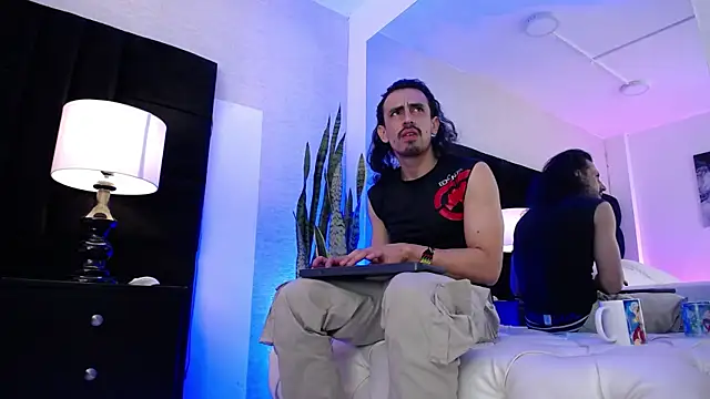 Sr Magnus  online show from 02.21.25