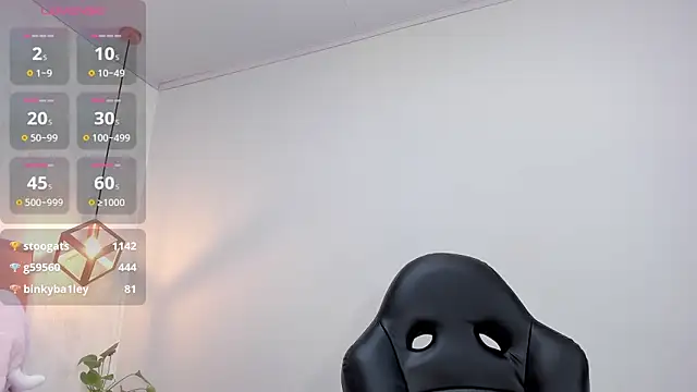 MAYROBERTSS online show from 12.07.24