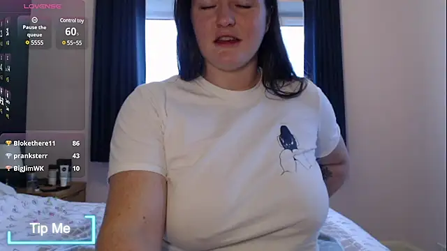 Snapshot of BustyBonnieUK chatting on 12.12.24 BustyBonnieUK online show from 12.12.24