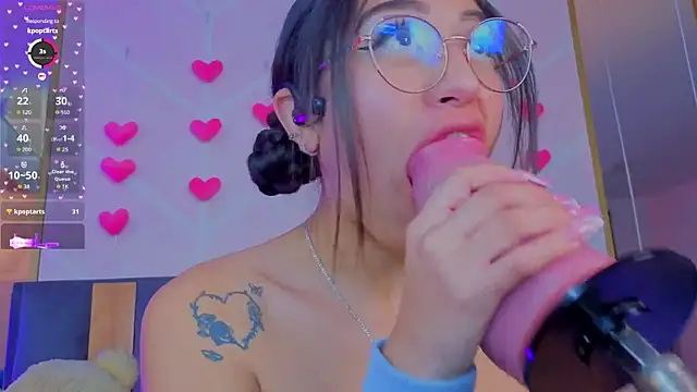 Snapshot of MadyJackson chatting on 02.18.26 MadyJackson online show from 02.18.26