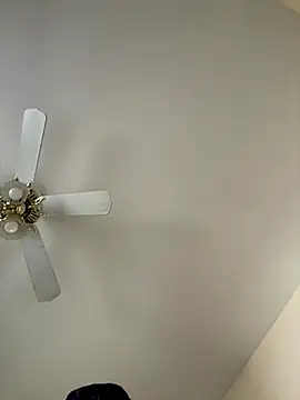 Snapshot of choclatepeaach chatting on 11.02.25 choclatepeaach online show from 11.02.25