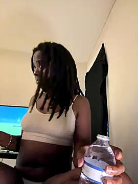 Snapshot of choclatepeaach chatting on 11.09.25 choclatepeaach online show from 11.09.25