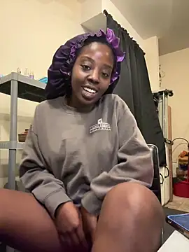 Snapshot of choclatepeaach chatting on 11.13.25 choclatepeaach online show from 11.13.25