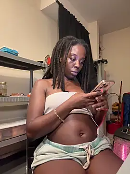 Snapshot of choclatepeaach chatting on 11.23.25 choclatepeaach online show from 11.23.25