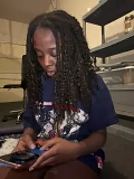 choclatepeaach online show from 12.20.25