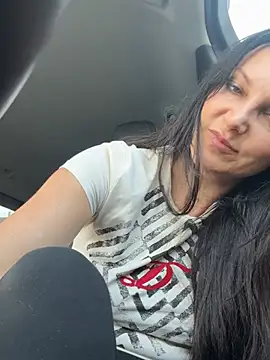 -OLYA- online show from 02.10.26