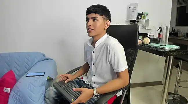 Snapshot of Lyam_ap chatting on 01.11.25 Lyam ap online show from 01.11.25