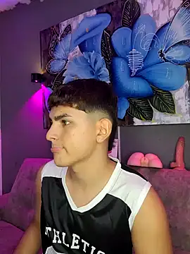 Snapshot of Lyam_ap chatting on 09.20.25 Lyam ap online show from 09.20.25