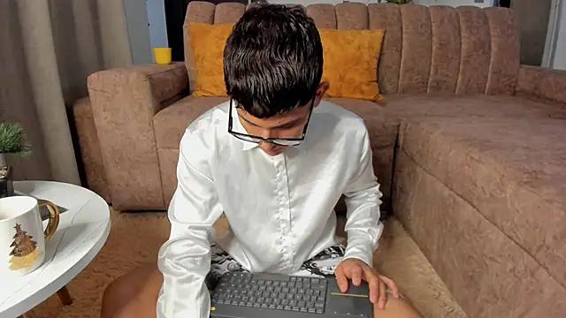 Snapshot of Lyam_ap chatting on 05.16.26 Lyam ap online show from 05.16.26