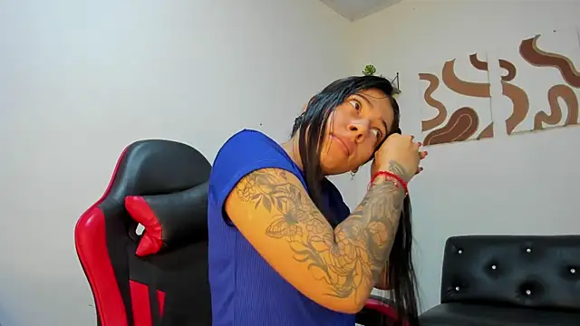 Caro kitty- online show from 12.01.25