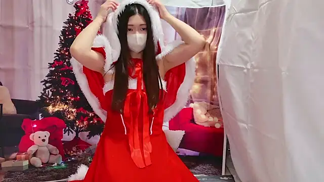 Snapshot of -REIREI- chatting on 12.25.24 -REIREI- online show from 12.25.24