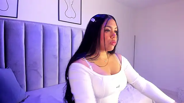 Laiia Page online show from 11.29.25