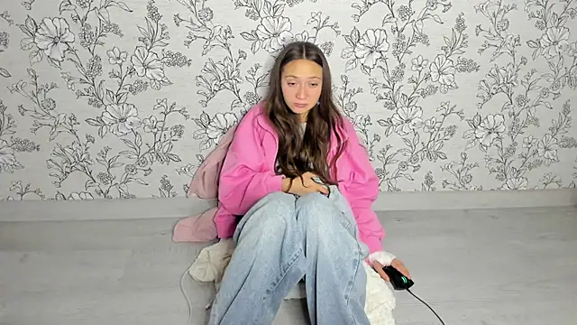 EllaSky xoxo online show from 10.19.25