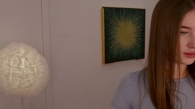 Lilly Colins online show from 02.07.25