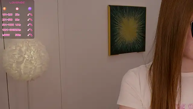 Lilly Colins online show from 02.08.25