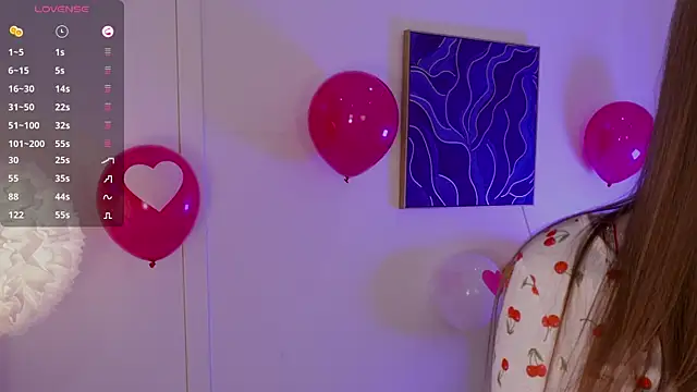 Lilly Colins online show from 02.14.25