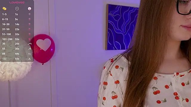 Lilly Colins online show from 02.14.25