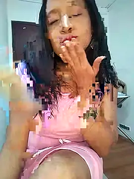 Snapshot of cami_victoria chatting on 09.18.25 cami victoria online show from 09.18.25