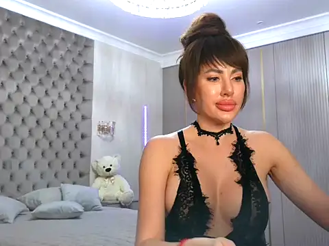 TianaPosh online show from 02.23.25