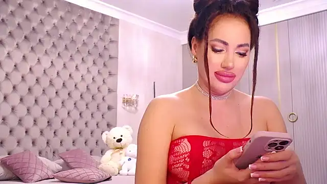 TianaPosh online show from 10.10.25