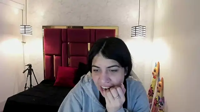 Violet m online show from 10.21.25