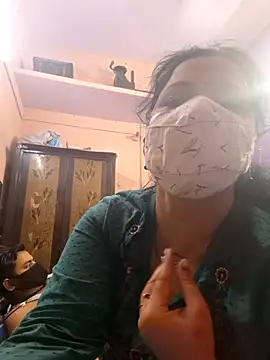 Snapshot of bobbyronak chatting on 11.03.25 bobbyronak online show from 11.03.25